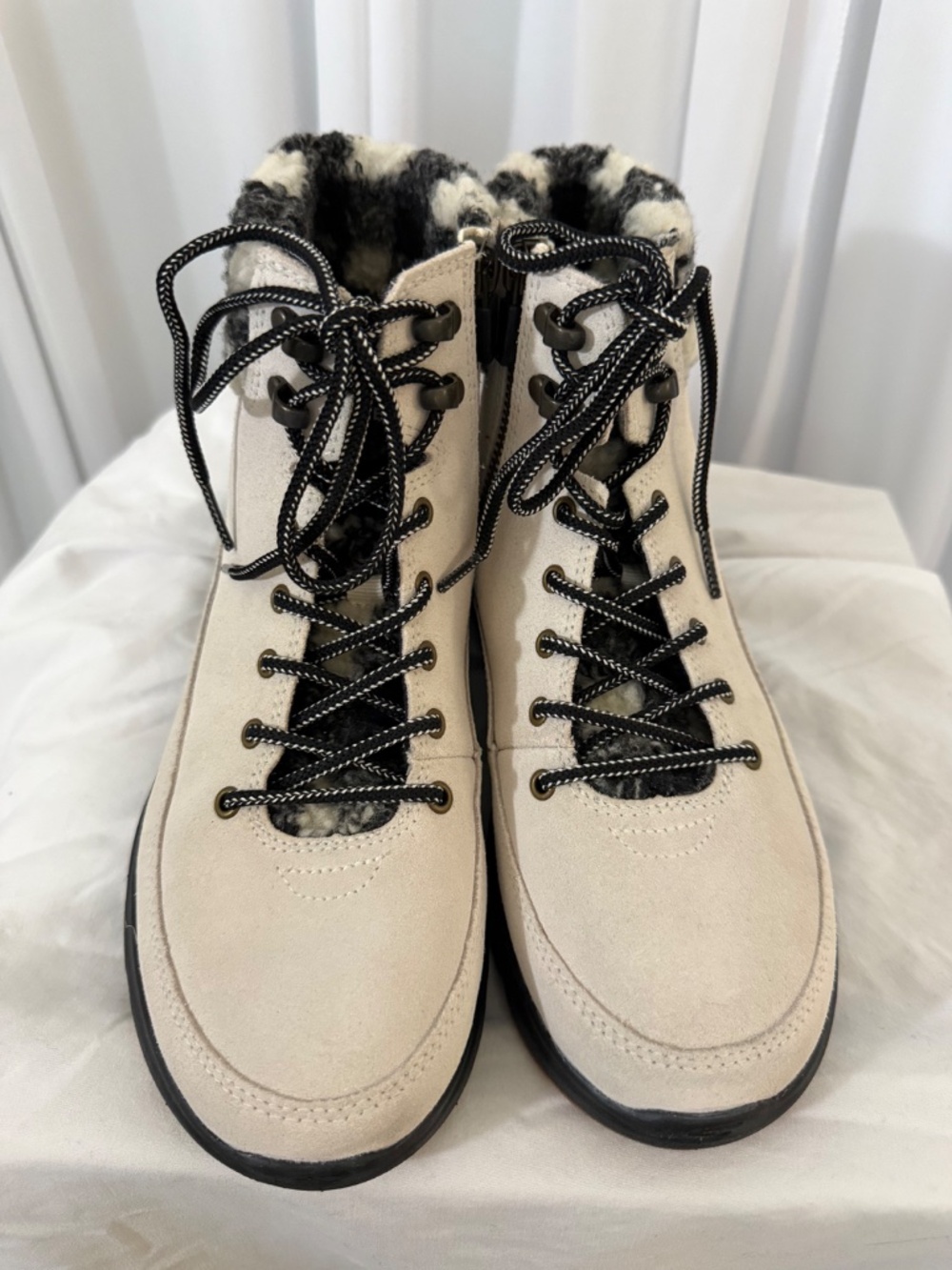 Skechers On-The-Go Glacial Ultra Suede Hiker Boots Cream 7.5 NWOT - Picture 13 of 16